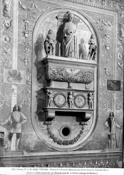 Diagonal udsigt over grev senator Agostino Onigos mausoleum i kirken S. Niccolò i Treviso af Pietro Lombardo