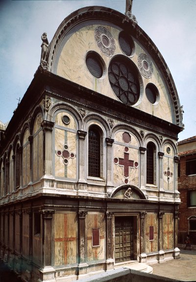 Facade af Santa Maria dei Miracoli-kirken (Miraklernes Sankt Maria) lavet af Pietro Lombardo (1435-1515) 1481-1489 Venedig, Italien af Pietro Lombardo
