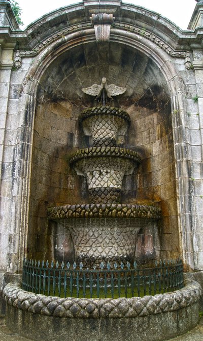 Pelican Fountain, Sanctuary of Our Lady of Remedies, Lamego, Portugal 1738 (sten) af Portuguese School