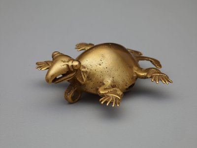 Vedhængsklokke: skildpadde, 800-1200 (guld) af Pre-Columbian Pre-Columbian