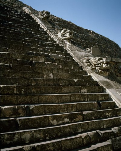 Trapper til den fjererede slanges tempel af Pre Columbian Pre Columbian