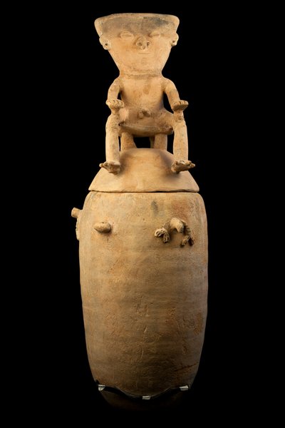 Begravelsesurne / myggekultur (terrakotta) af Precolombian Precolombian