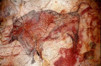 Forhistorie: "" bison i hvile"" klippemaleri af den øvre palæoloitikum (magdalensk) (mellem 16500 og 14000 år siden) Stenalderbisongrotten, Altamira, Santander, Spanien af Prehistoric Prehistoric