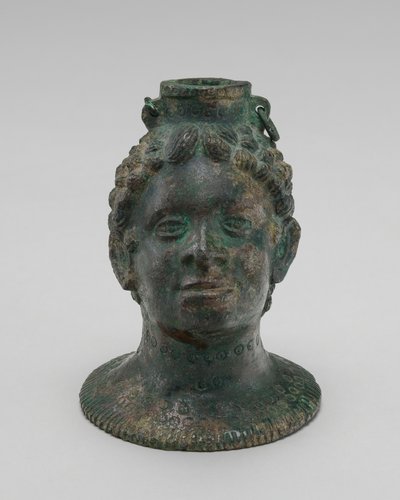 Container i form af et afrikansk hoved af Probably Etruscan