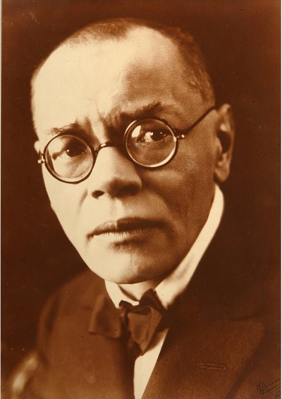 Portræt af den udendørs Alexei Mikhailovich Remizov (Alexey, Alexei) (1877-1957). Fotograf Petr Ivanovich Shumov (1872-1936) af Pyotr Ivanovich Shumov