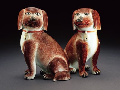 Et par siddende spaniels, ca. 1760 (porcelæn) af Qing Dynasty Chinese School