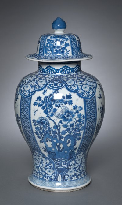 Vase med låg af Qing Dynasty Chinese School