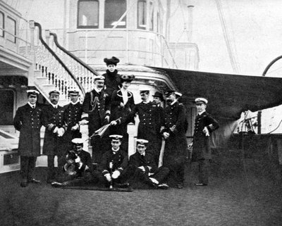 Gruppeportræt ombord på kongeyachten Victoria og Albert, København, 1908. af Queen Alexandra