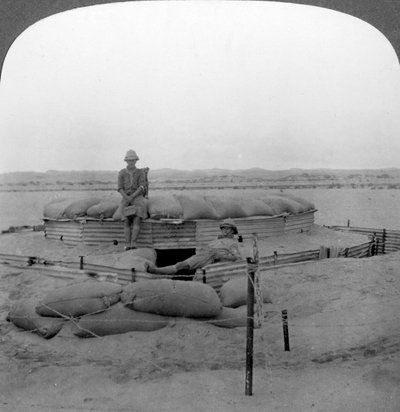 Et unikt sandblokhus, Sydvestafrika, Første Verdenskrig, c1915 af Realistic Travels Publishers