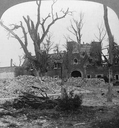 Ruinerne af Beury Chateau, Festubert, Frankrig, Første Verdenskrig, c1914-c1918 af Realistic Travels Publishers