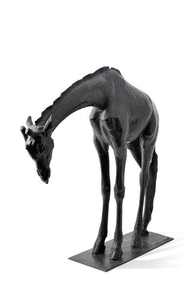 Stor giraf med sænket hoved, modelleret 1909-10, støbt før 1913 (bronze) (se også 3084917-43) af Rembrandt Bugatti