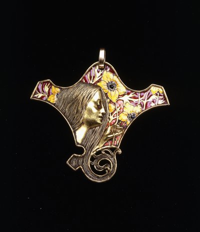 Et vedhæng forestillende en ung jomfru af Rene Jules Lalique