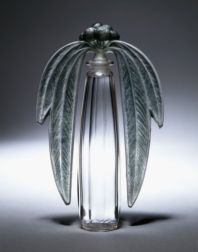 Bouchon Eucalyptus, nr. 507, ca. 1919 (klart, matteret og grønt farvet glas) af Rene Jules Lalique