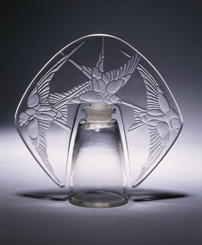Bouchon Trois Hirondelles nr. 496, ca. 1920 (klart og matteret glas) af Rene Jules Lalique