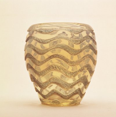 Kraftig formstøbt vase med bølgemønster i poleret relief af Lalique, ca.1902 af Rene Jules Lalique