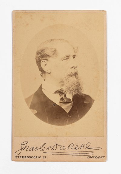 Carte de visite af Charles Dickens med Dickens underskrift af Robert Hindry Mason