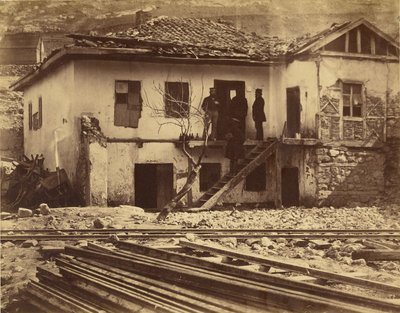 Det gamle posthus, Balaklava. af Roger Fenton