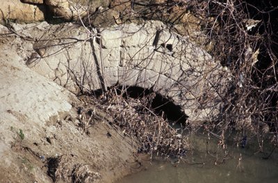 Antikkens Rom, arkaisk periode: udsigt fra mundingen af Cloaca Maxima (Cloaca Massima eller Cloaque Maxime), afløbsopsamler begynder under Tarquin den gamle og slutter under Tarquin den fantastiske. 6. århundrede f.Kr af Roman