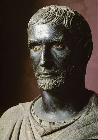 Buste af Brutus (Bruto Capitolino) (Capitolin) - Bronzeskulptur. 300 f.Kr., Dim. 79 cm - Rom, Musei Capitolini, Palazzo dei Conservatori, Sala dei Trionfi - Buste af Lucius Junius Brutus, kendt som Capitoline Brutus - Bronzeskulptur af Roman