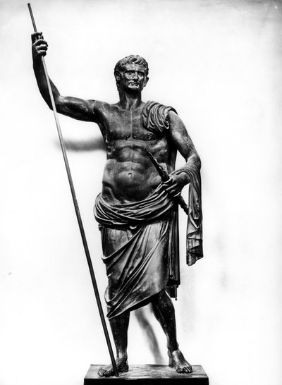 Kejser Augustus holder et scepter og tordenbolt, fra Herculaneum af Roman