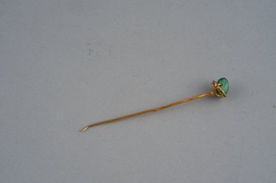 Hårnål (guld og smaragd) af Roman