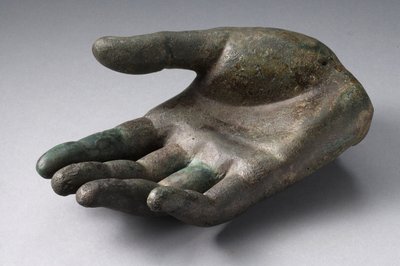 Hånd (bronze) af Roman