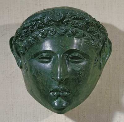 Maske fra en paradehjelm, fra Hirchova, Rumænien (bronze) af Roman