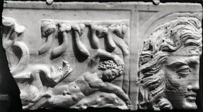 Relief forestillende Jonas og hvalen, fra katakomben i St. Priscilla, Rom af Roman