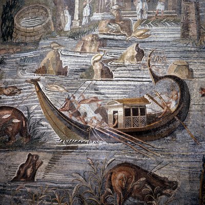Flodfartøj fra det 1. århundrede f.Kr. Detalje af mosaikken af Palæstina. Roret er i hækken og dobbelt. Denne mosaik kommer fra Lykketemplet og er nu bevaret på Barberini-paladset. af Roman