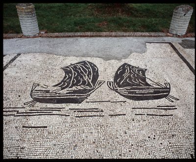 Romersk kunst: ""Skibs"-mosaik af selskabet søfarende, Place des Corporations af Roman