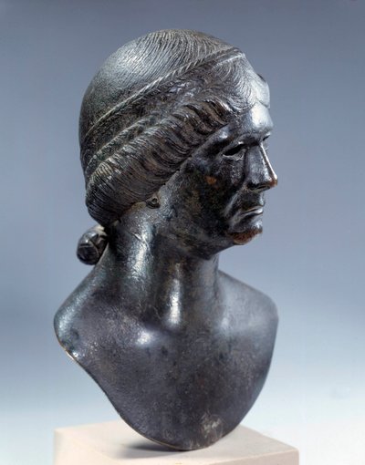 Romersk kunst: bronze kvindes hoved. Begyndelsen af det 1. århundrede e.Kr. Paris, Louvre-museet af Roman