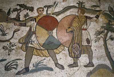 Romersk kunst: detalje af mosaikken "" Den store jagtdel"" Jægers våben af store skjolde. 315-350 e.Kr. Piazza Armerina, Villa Romana del Casale af Roman