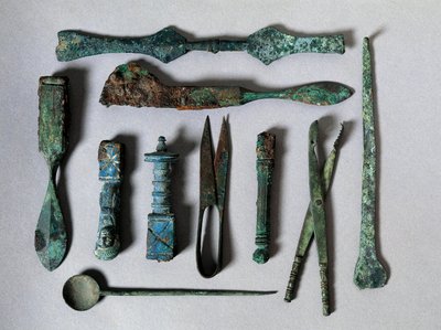 Roman kunst: sæt kirurgiske instrumenter fra kirurgens hus i Pompeji. 1. århundrede f.Kr. Napoli, Museo Archeologico Nazionale af Roman