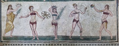 Room of the Girls repræsenterer atleter, der deltager i en atletikkonkurrence iført en todelt badedragt (mosaik) af Roman