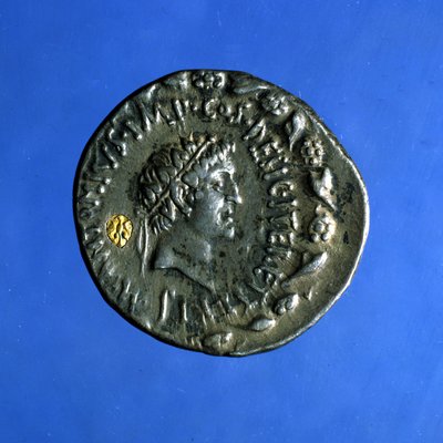 Sølv- og guldmønt med billedkunst af Anthony eller Marc Antoine (83 f.Kr. - 30 f.Kr.), en romersk politiker, der regerede sammen med Kleopatra. af Roman