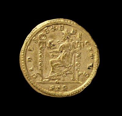 Solidus (omvendt) af Konstantin I, den Store (306 e.Kr.-337 e.Kr.) forestillende Fides siddende til venstre på tronen. Indskrift: FIDES EXERCITVS (guld) (for forside se 119150) af Roman