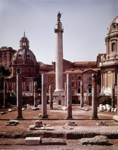 Trajan-forummet og Trajan-søjlen (Trajanesøjlen) (Colonna Traiana) i Rom bygget under kejser Trajans regeringstid (53-117). Trajane-søjlen mindes kejserens sejrrige felttog i Dacia af Roman