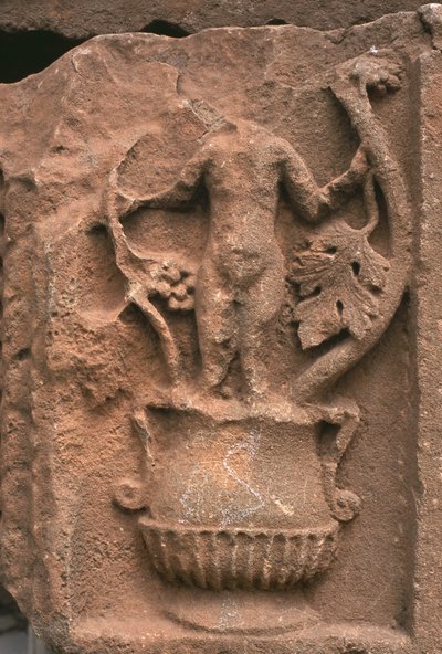 Arkitektonisk fragment med udskåret dekoration, Sertius-markedet, højkejsertid (27 f.Kr.-395 e.Kr.) (se også 267025) af Roman Imperial Period