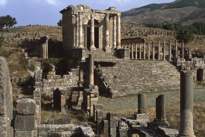 Udsigt over Septimian-familiens tempel, højkejsertid (27 f.Kr.-395 e.Kr.) (se også 267064 og 267065) af Roman Imperial Period