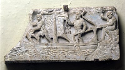 Dækning af en sarkofag med en symbolsk repræsentation af et skib ved navn Thecla: Sankt Paul holder roret og manøvrerer sejlet. af Roman Roman