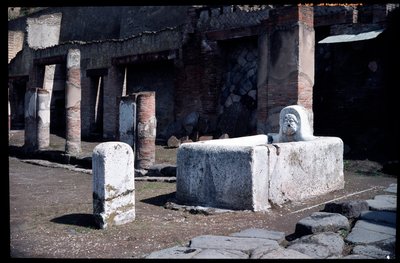 Springvand på Decumanus maximus, 5. århundrede f.Kr.-1. århundrede e.Kr af Roman Roman