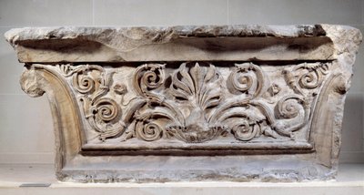 Pilaster hovedstad. Romerrigets arkitektur. Paris, Musée du Louvre af Roman Roman