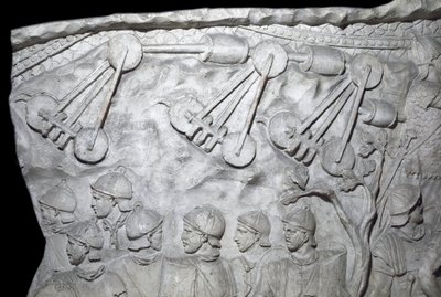 Romersk kunst: "" Krigsmaskiner under Anden Krig"" Form fra 1862, der gengiver basreliefferne af søjlen af Trajan (søjle Trajane) (Colonna Traiana) i Rom bygget under kejser Trajans regeringstid (53-117). Trajane-søjlen mindes sejren af Roman Roman