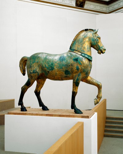 Statue af en af de fire triumferende quadriga-heste i San Marco (bronze) af Roman Roman