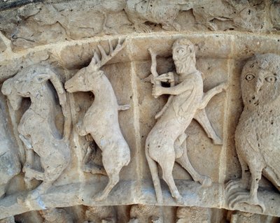 En Skytte. Detalje af skulpturer af sydportalen af Romanesque
