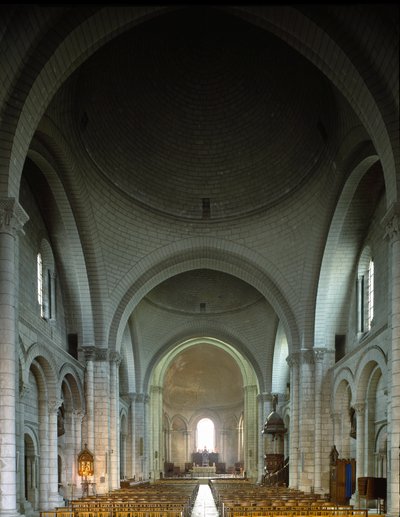 Indvendig udsigt over Cathedrale Saint Pierre (Saint Pierre) af Romanesque