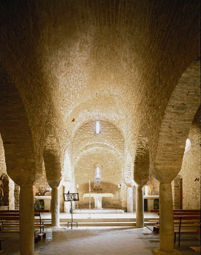 Indvendig udsigt over klosteret af Romanesque