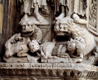 Monstre. Udskåret støtte af en søjle af Romanesque