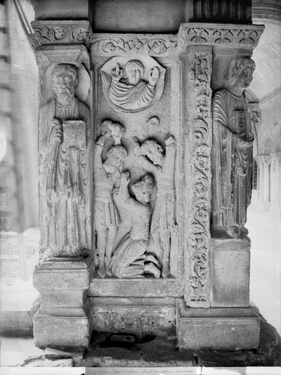Steningen af St. Stephen, fra en søjle i klostret (sten) (s/h foto) af Romanesque