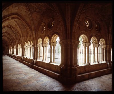 Udsigt over klosteret i Cathedrale Sainte Thecle (Sainte-Thecle) i Tarragona af Romanesque